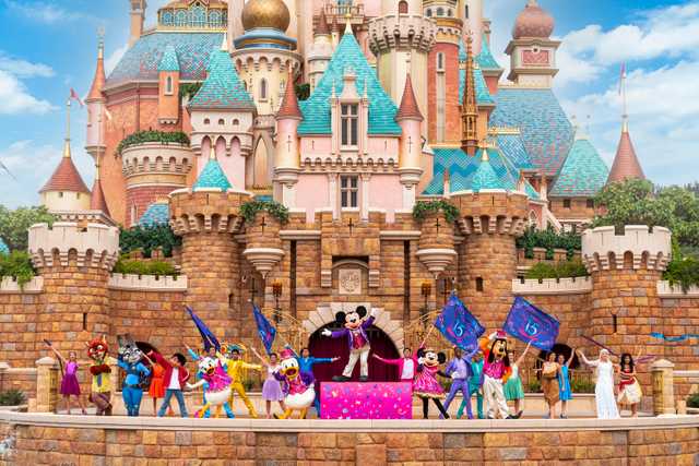 魔法の旅：香港ディズニーランドを探検する - Genspark